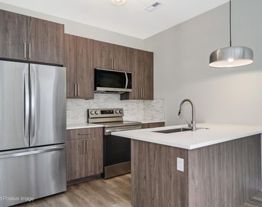 4117 S Indiana Avenue - Photo Thumbnail 2