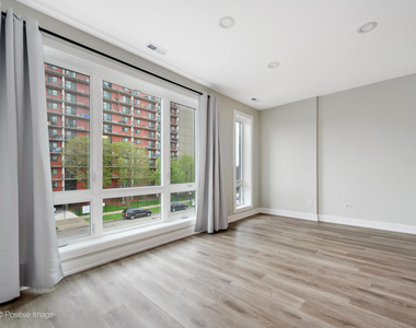 4117 S Indiana Avenue - Photo Thumbnail 3