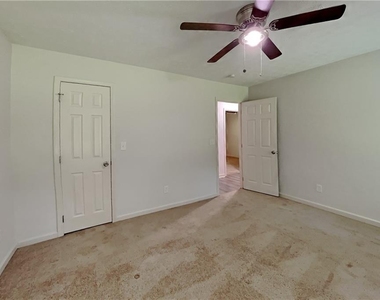 2791 Whippoorwill Circle - Photo Thumbnail 8