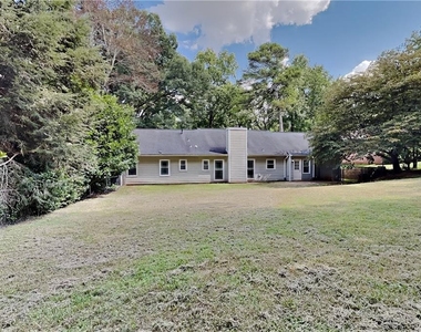 2791 Whippoorwill Circle - Photo Thumbnail 16