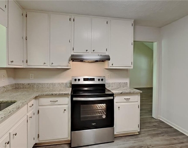 2791 Whippoorwill Circle - Photo Thumbnail 4