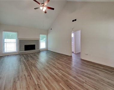 2791 Whippoorwill Circle - Photo Thumbnail 2