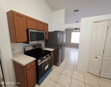 38 Pebble Wood Lane - Photo Thumbnail 15