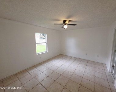 38 Pebble Wood Lane - Photo Thumbnail 10