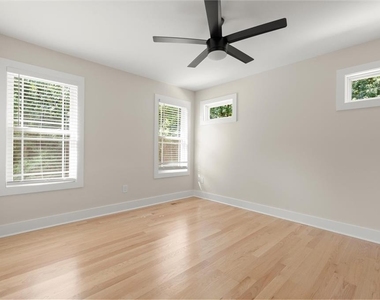 404 Way Bridge Court Ne - Photo Thumbnail 22
