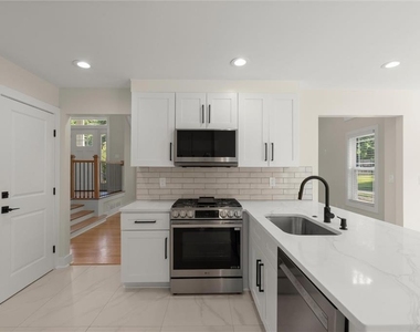404 Way Bridge Court Ne - Photo Thumbnail 6