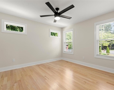 404 Way Bridge Court Ne - Photo Thumbnail 13