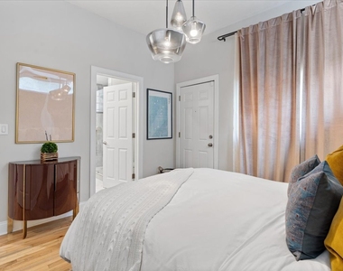 1861 N Hoyne Avenue - Photo Thumbnail 12