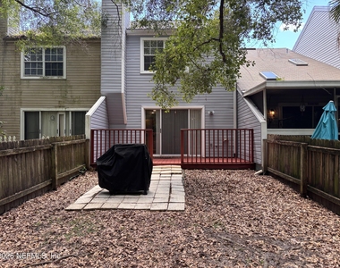 8531 E Sturbridge Circle - Photo Thumbnail 23