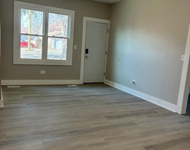 1542 Victoria Avenue - Photo Thumbnail 2