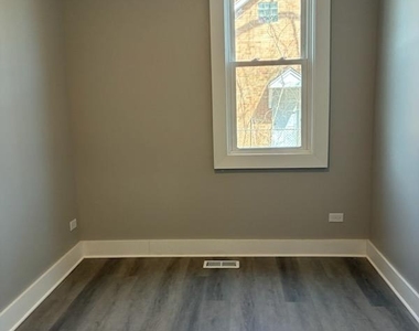 1542 Victoria Avenue - Photo Thumbnail 10