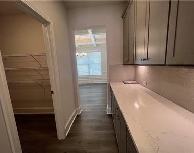 7214 Whitewater Drive - Photo Thumbnail 8