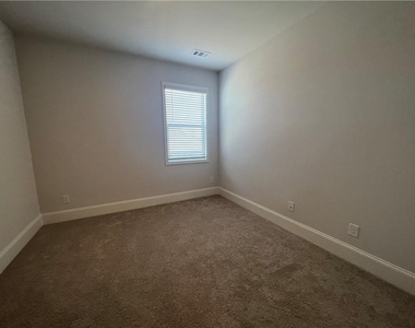 7214 Whitewater Drive - Photo Thumbnail 10