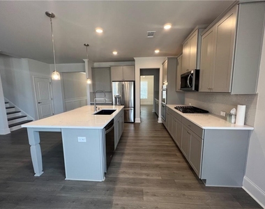7214 Whitewater Drive - Photo Thumbnail 5