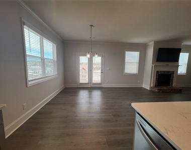 7214 Whitewater Drive - Photo Thumbnail 6