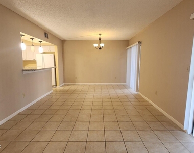 27 Veronese Court - Photo Thumbnail 3