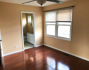 1602 Vermont Drive - Photo Thumbnail 7
