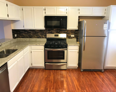 1602 Vermont Drive - Photo Thumbnail 3