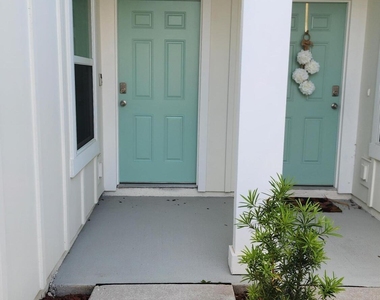 37 Temple Drive - Photo Thumbnail 2