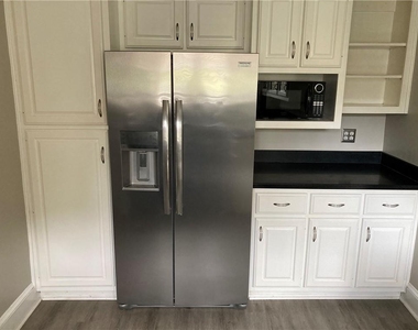 615 Dyer Street - Photo Thumbnail 11