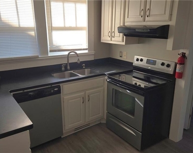 615 Dyer Street - Photo Thumbnail 10