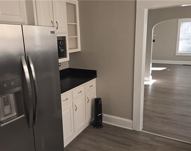 615 Dyer Street - Photo Thumbnail 12