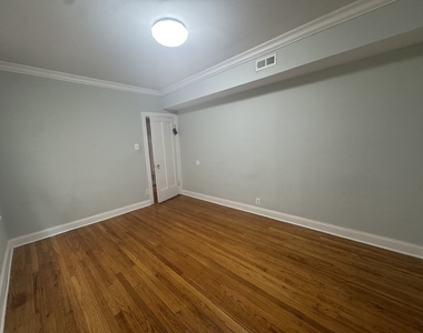 5405 N Sawyer Avenue - Photo Thumbnail 8