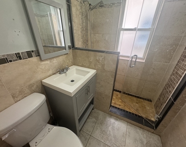 5405 N Sawyer Avenue - Photo Thumbnail 6