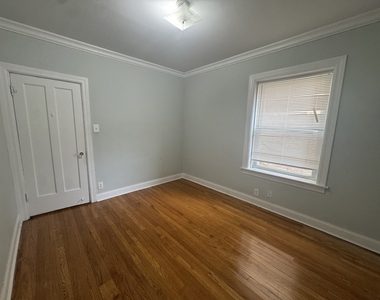 5405 N Sawyer Avenue - Photo Thumbnail 7