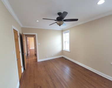 2151 W Granville Avenue - Photo Thumbnail 10