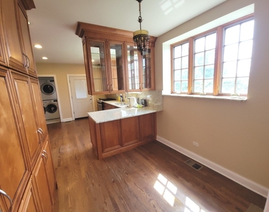 2151 W Granville Avenue - Photo Thumbnail 6