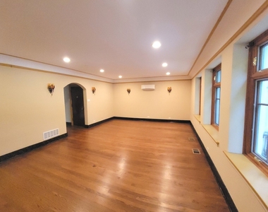 2151 W Granville Avenue - Photo Thumbnail 2