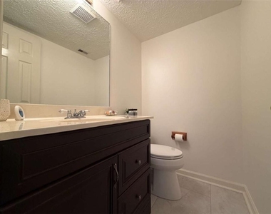 878 Lake Hollow Boulevard - Photo Thumbnail 10