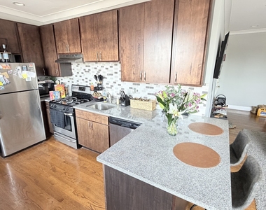 3153 W Augusta Boulevard - Photo Thumbnail 5