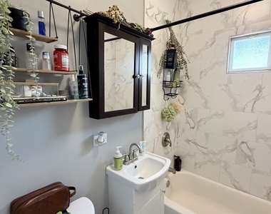 3153 W Augusta Boulevard - Photo Thumbnail 11