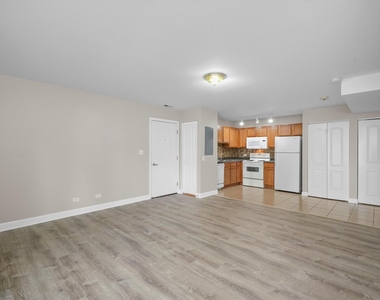 3423 Ridgeland Avenue - Photo Thumbnail 3