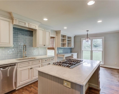 153 Lantern Ridge Court - Photo Thumbnail 14