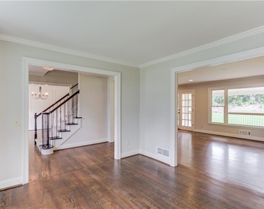 153 Lantern Ridge Court - Photo Thumbnail 8