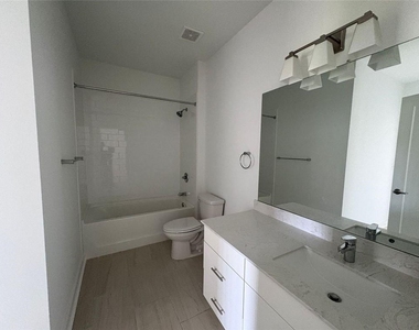 525 Parkway Drive Ne - Photo Thumbnail 14