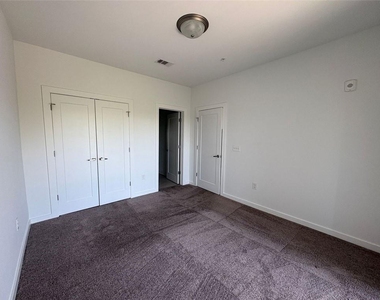 525 Parkway Drive Ne - Photo Thumbnail 10