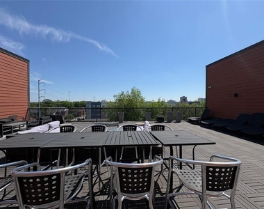525 Parkway Drive Ne - Photo Thumbnail 19