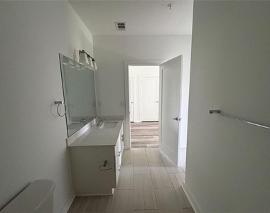 525 Parkway Drive Ne - Photo Thumbnail 16