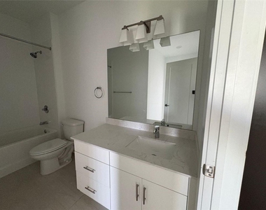 525 Parkway Drive Ne - Photo Thumbnail 15