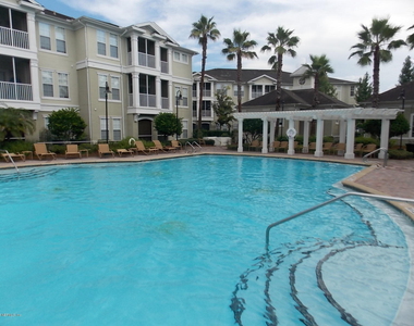 8290 Gate Parkway W - Photo Thumbnail 2
