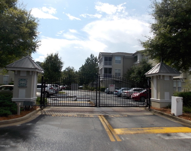 8290 Gate Parkway W - Photo Thumbnail 12