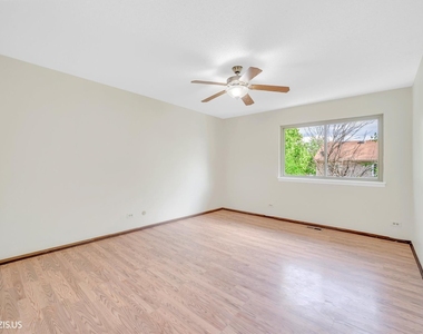 1405 Merrimac Lane N - Photo Thumbnail 30