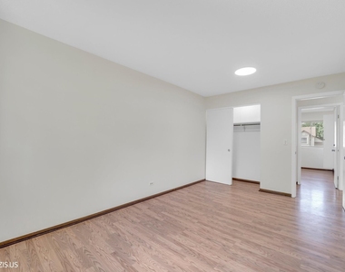 1405 Merrimac Lane N - Photo Thumbnail 27