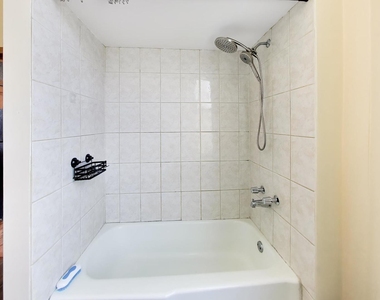 2338 S Blue Island Avenue - Photo Thumbnail 20