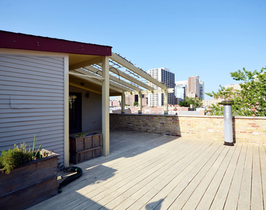 622 W Briar Place - Photo Thumbnail 26