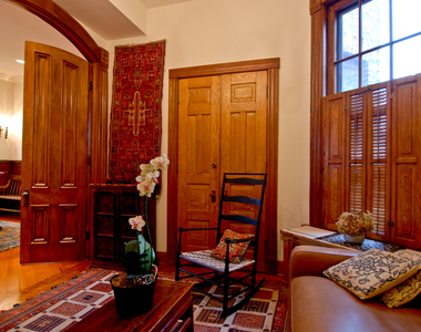 622 W Briar Place - Photo Thumbnail 8